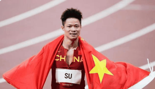 <b>苏炳添等获2021感动中国年度人物 以9.83秒的成绩晋级决赛并打破亚洲纪录</b>